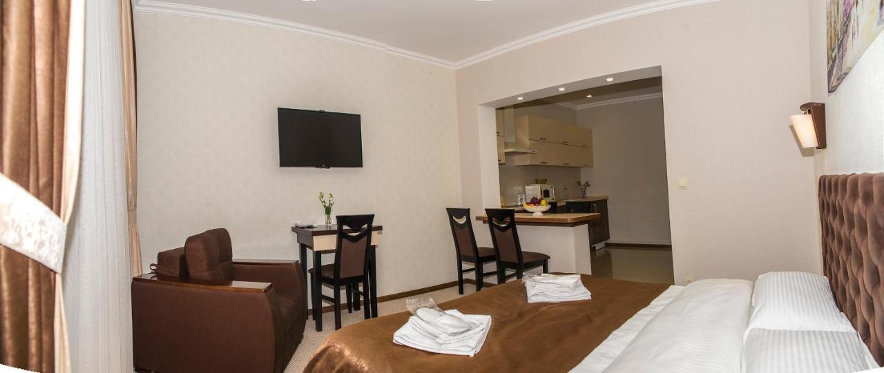 Apartamento Adele Mizhhirya  Exterior foto